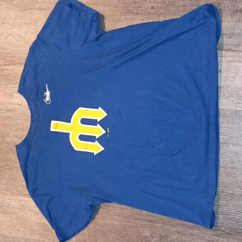 Men's 2xl XXL Regular fit Nike Cotton Blue Mariners shirt Like New Condition